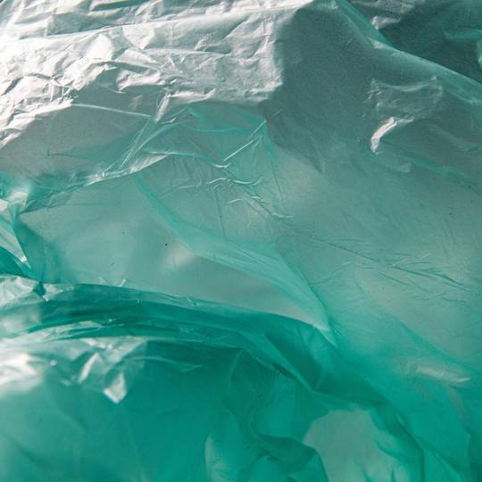 What happened when six couples cut plastic out of their lives for 90 days, according to the director of the movie The Plastic Detox
